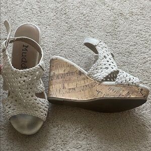 Mudd Women's Tan Woven Wedges